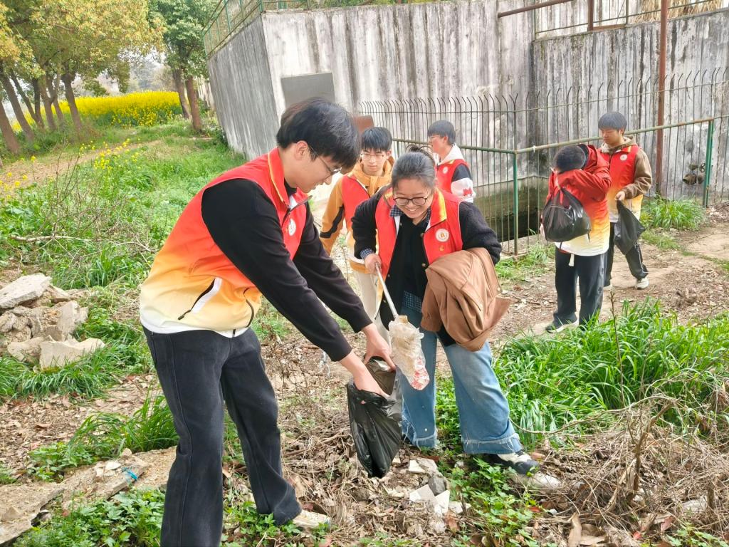 2FEF2C02-B88F-459C-9B58-AAFA946EA595